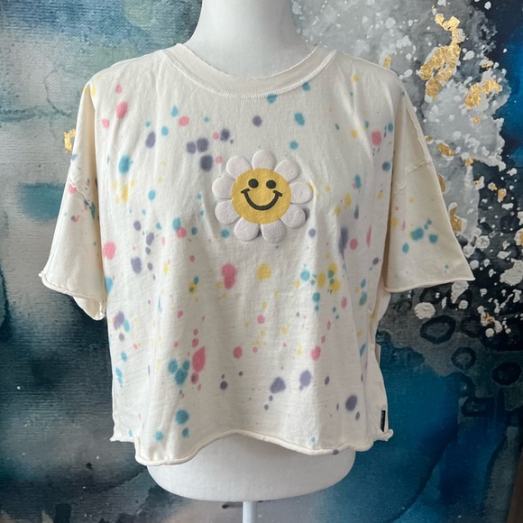 Spirit Jersey Tops - SPIRIT JERSEY Oversized Woodstock Happy Flower cropped T-shirt